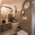 Over The Tiber Loft Rom