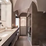 Over The Tiber Loft Apartment